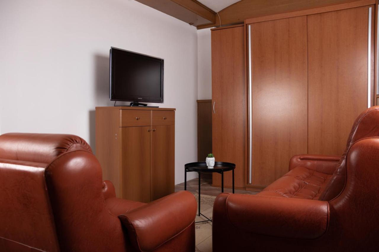 Apartma-Studio Ajdna Zirovnica Buitenkant foto