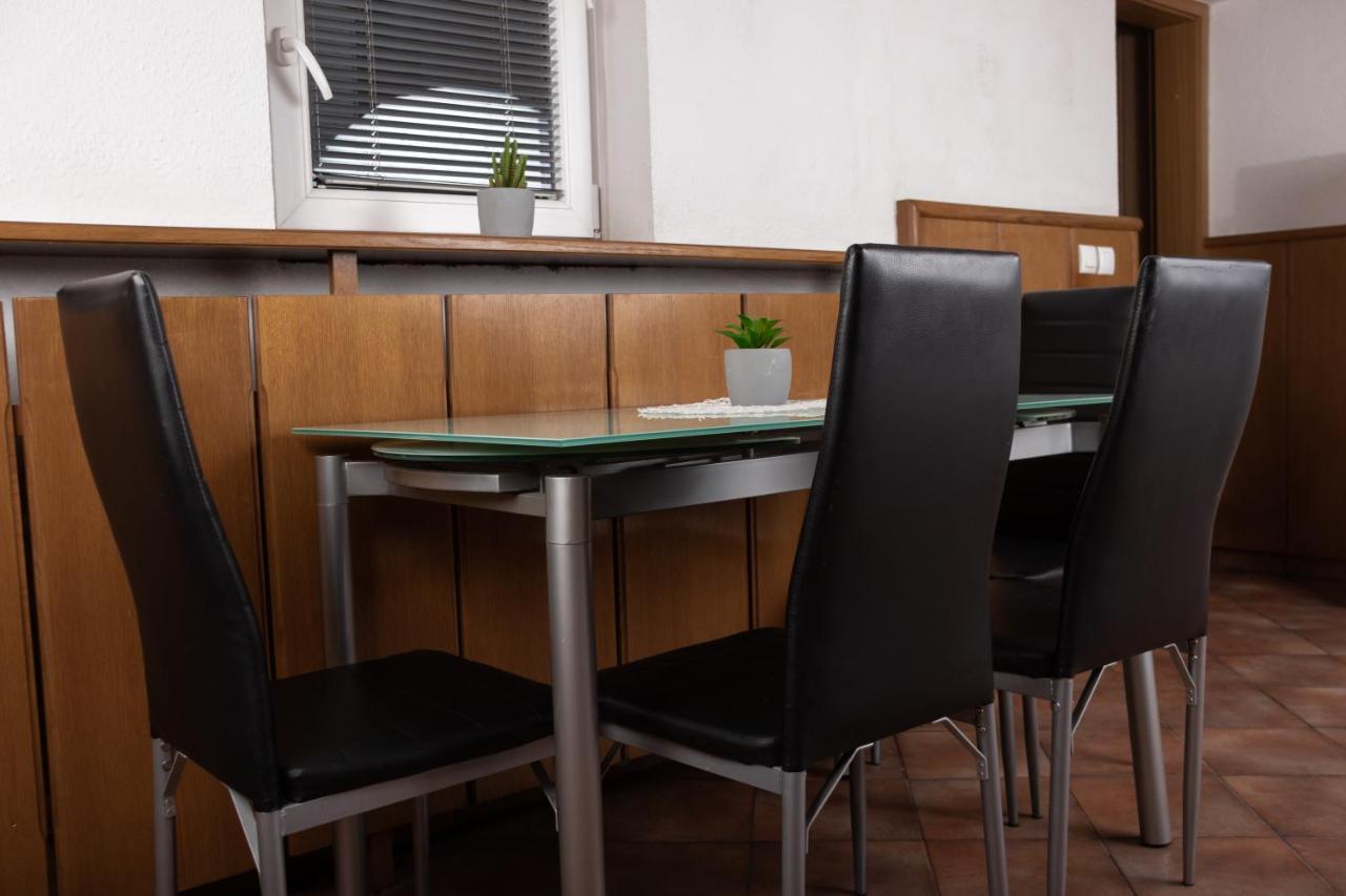 Apartma-Studio Ajdna Zirovnica Buitenkant foto
