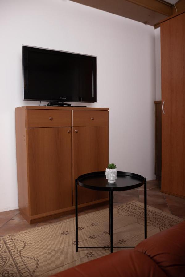 Apartma-Studio Ajdna Zirovnica Buitenkant foto