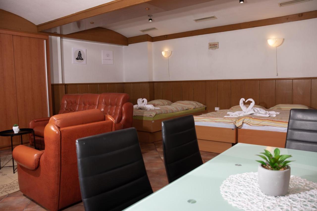 Apartma-Studio Ajdna Zirovnica Buitenkant foto